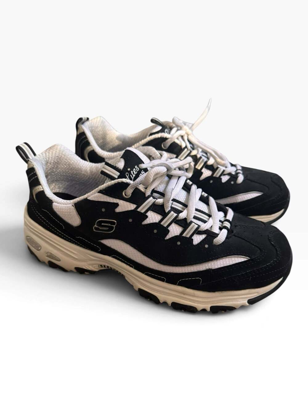 Skechers D’Lites Black & White Sneakers – Women’s 9.5